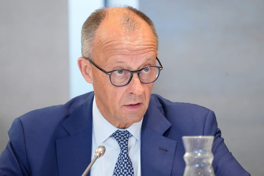 Σκληρές προειδοποιήσεις Μερτς για τον πόλεμο με το Ιράν: «Οι ΗΠΑ ταπεινώνονται – Δεν υπάρχει στρατηγική εξόδου»