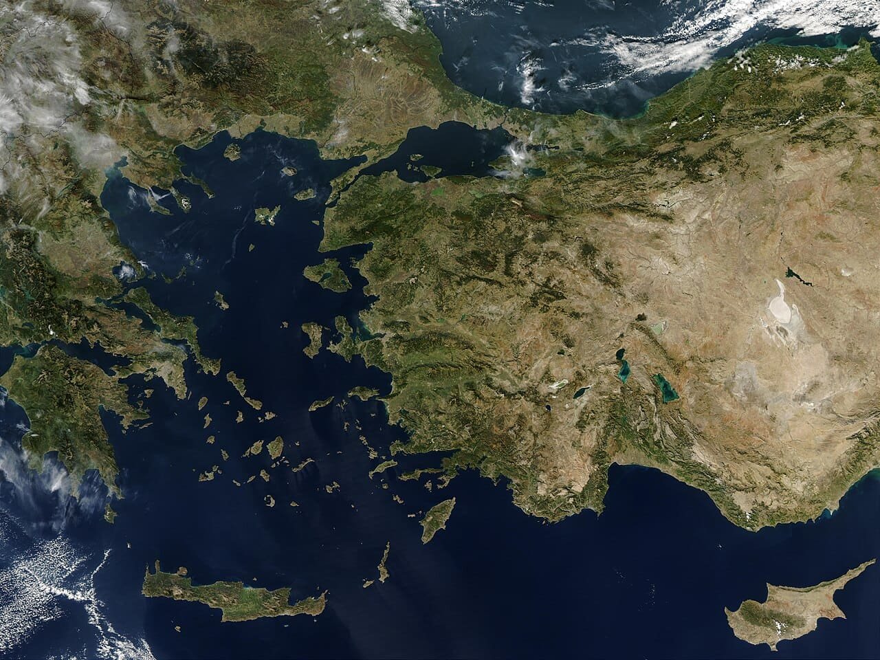 Δορυφορικός χάρτης Ελλάδας και Τουρκίας με το Αιγαίο Πέλαγος, για το άρθρο σχετικά με τη Γαλάζια Πατρίδα.