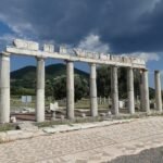 Οι εντυπωσιακές αναστηλωμένες κιονοστοιχίες στο αρχαίο στάδιο της Αρχαίας Μεσσήνης