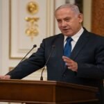 Ο πρωθυπουργός του Ισραήλ Μπενιαμίν Νετανιάχου στο βήμα σε παλαιότερη ομιλία του.