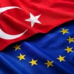 Οι σημαίες της Ευρωπαϊκής Ένωσης και της Τουρκίας για τις ενταξιακές διαπραγματεύσεις.