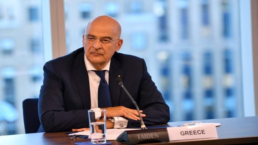 Θράσος στον αέρα: Τουρκικά F-16 παρενοχλήσαν την πτήση του Ν. Δένδια και Ευρωπαίων Υπουργών προς την Κύπρο 10 Ο Νίκος Δένδιας σε συνεδρίαση της Ευρωπαϊκής Ένωσης