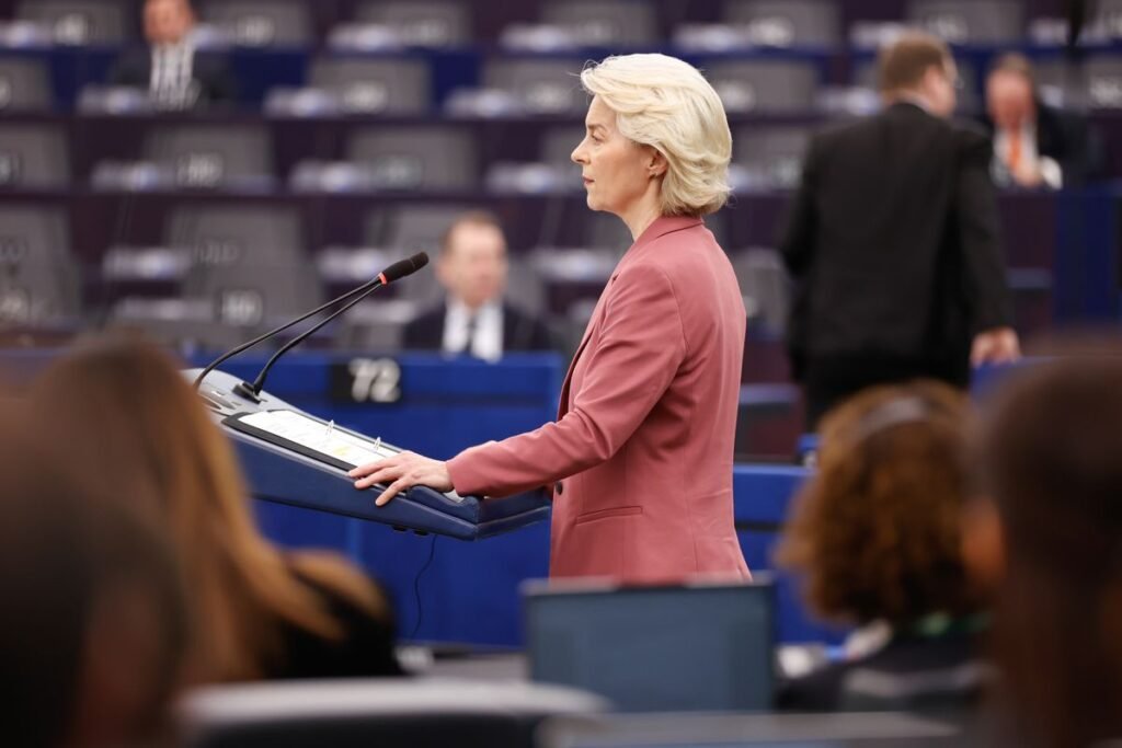 Η Ούρσουλα φον ντερ Λάιεν σε ομιλία για την πτώση ρωσικού πυραύλου στην Πολωνία